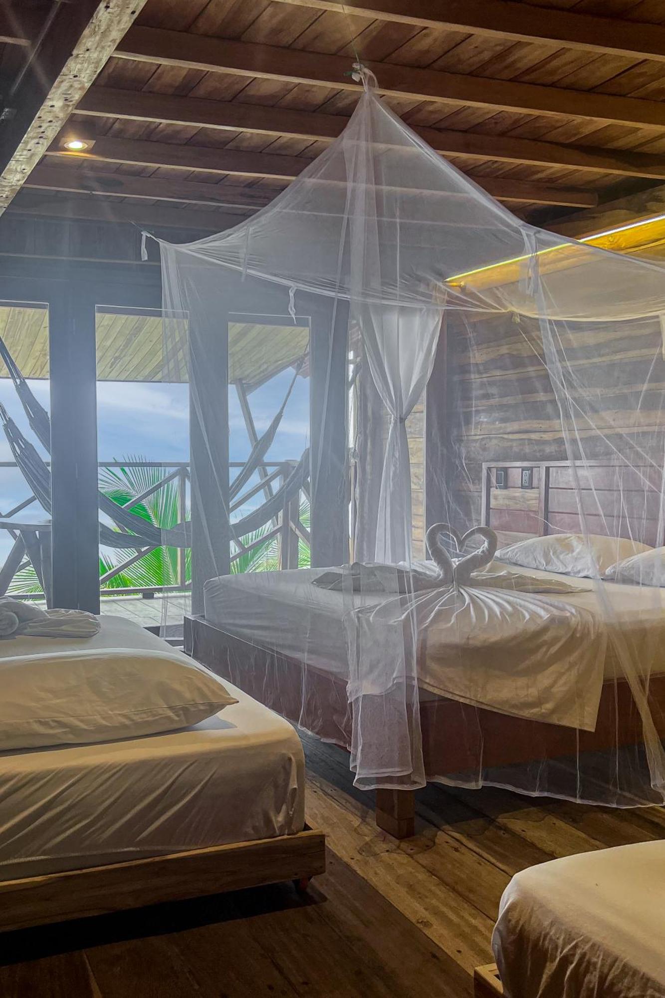 Hostal Mocambo Beach Guachaca Exteriör bild