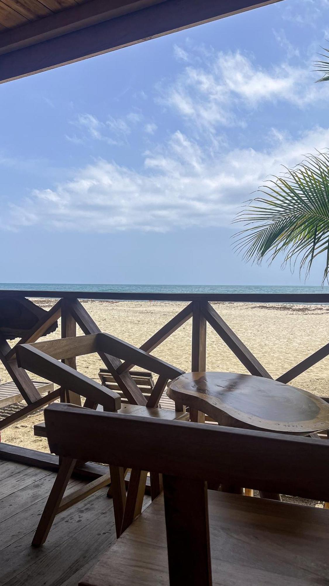 Hostal Mocambo Beach Guachaca Exteriör bild