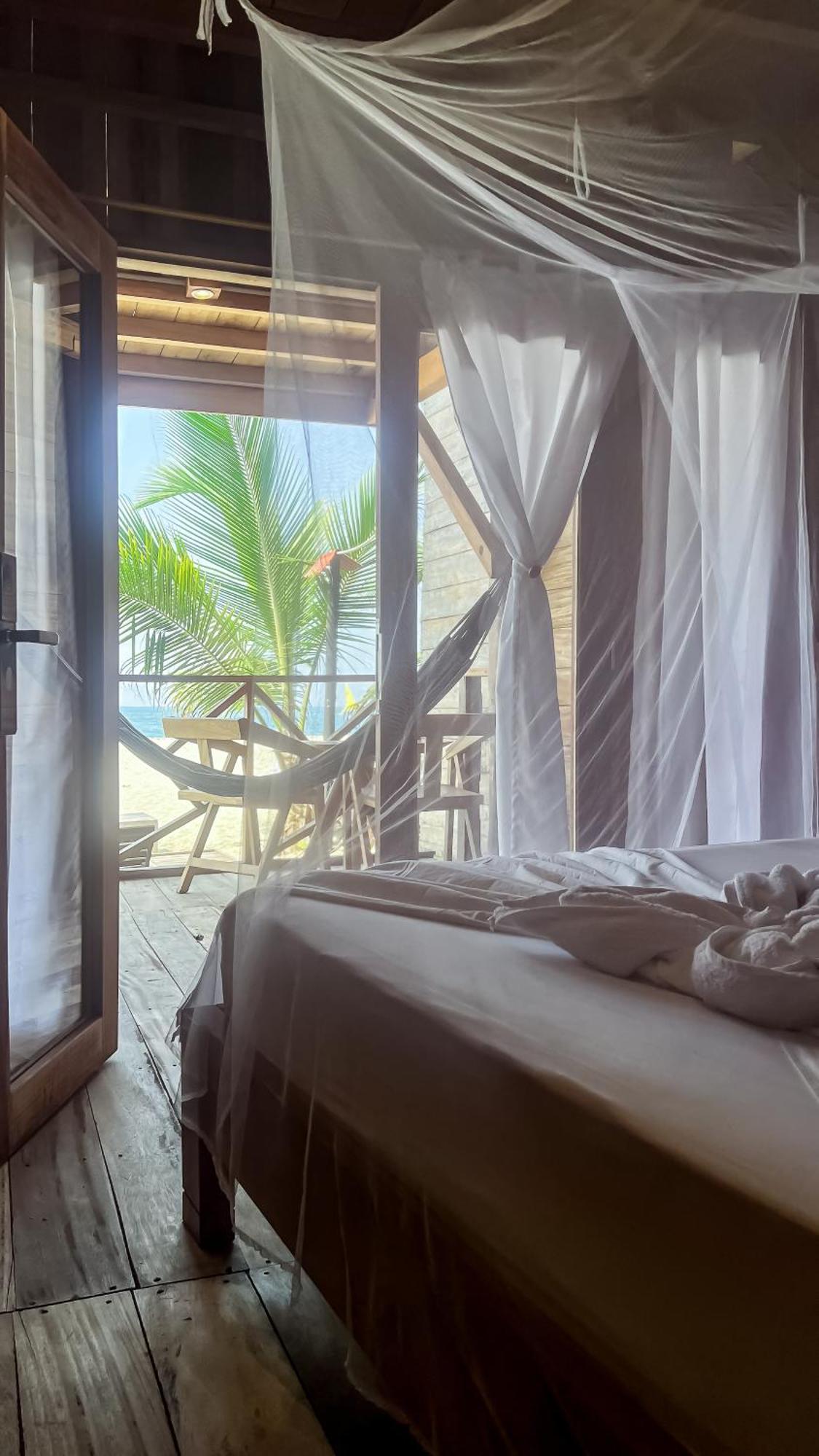 Hostal Mocambo Beach Guachaca Exteriör bild