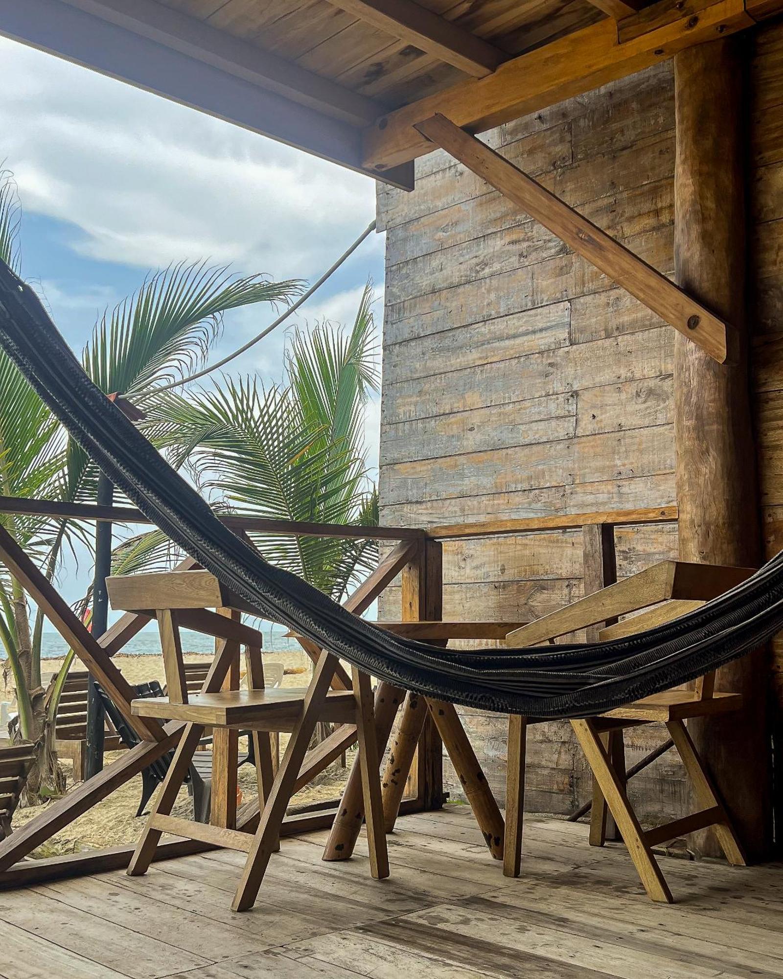 Hostal Mocambo Beach Guachaca Exteriör bild